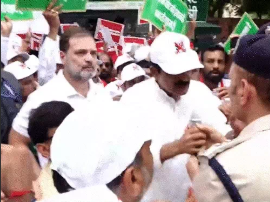 Bihar SIR Controversy News : बिहार में चुनाव आयोग द्वारा SIR करने पर हो रहा विपक्ष द्वारा जमकर विरोध विपक्ष का जोरदार प्रदर्शन देखिये पूरी खबर 2 Bihar SIR Controversy