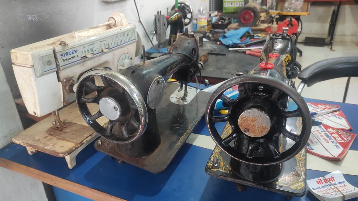 माँ कर्मा सिलाई मशीन और रिपेरिंग शॉप खोरपा